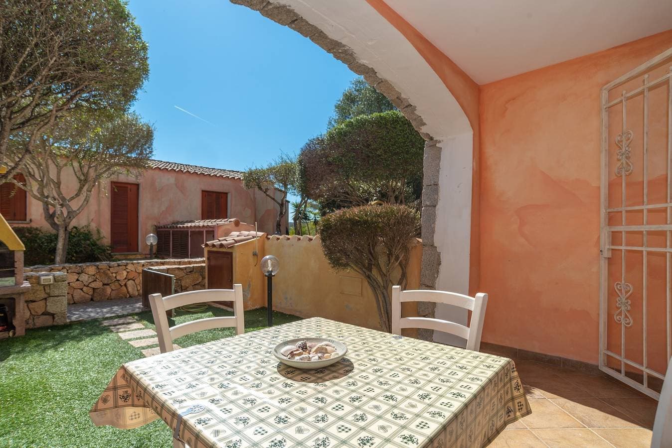 Foto 4 von 25: Ferienhaus "Sole Mare" in Strandnähe mit A/C, Garten & Terrasse