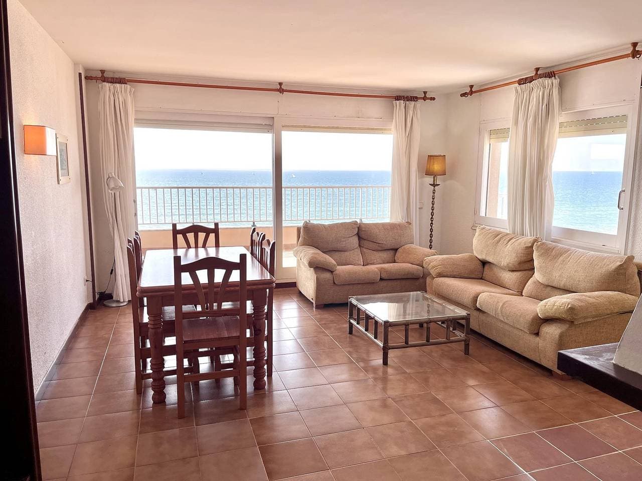 Foto 5 von 35: Großzügige Ferienwohnung direkt am Meer mit traumhaftem Ausblick