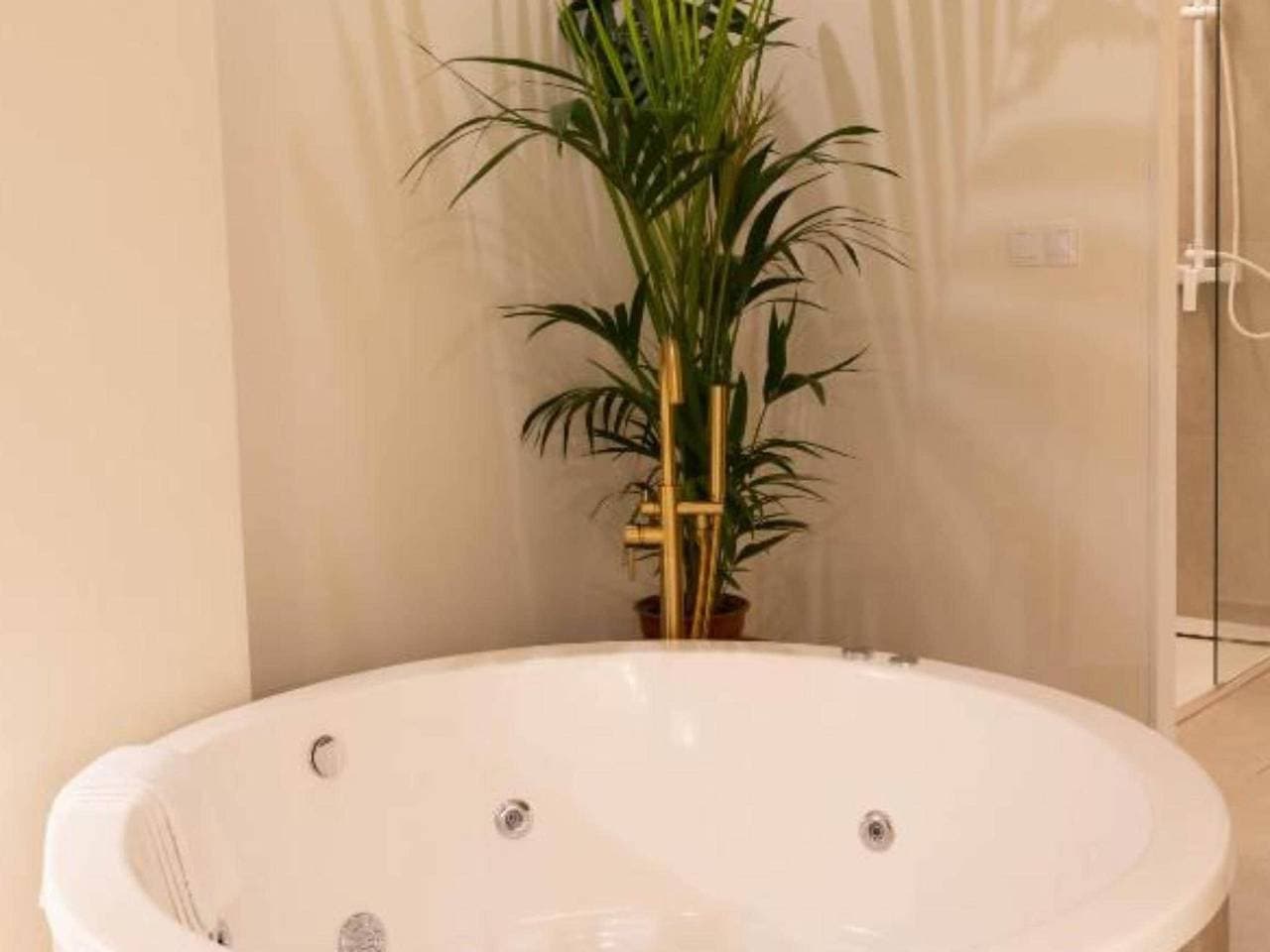 Foto 11 von 21: Vier-Zimmer-Apartment mit Whirlpool