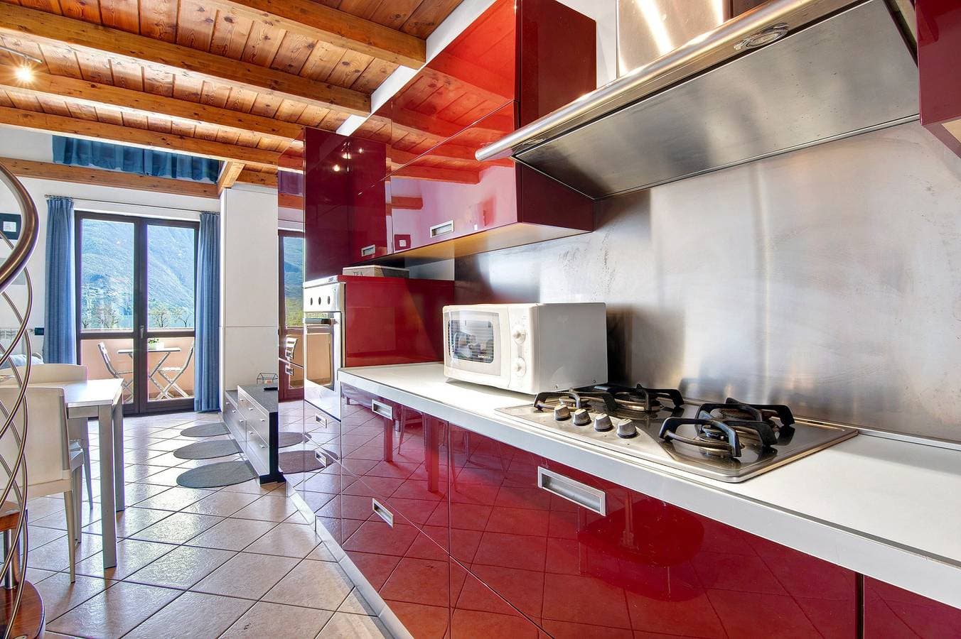 Foto 9 von 27: Ferienwohnung „Casa Vacanze Vigna del Lago“ mit Seeblick, Pool und WLAN
