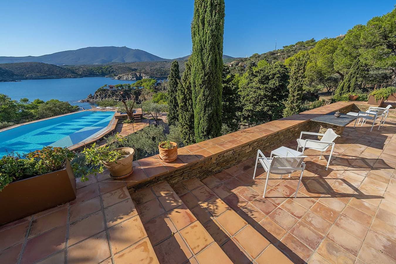 Foto 8 von 40: Villa für 16 Personen mit Terrasse