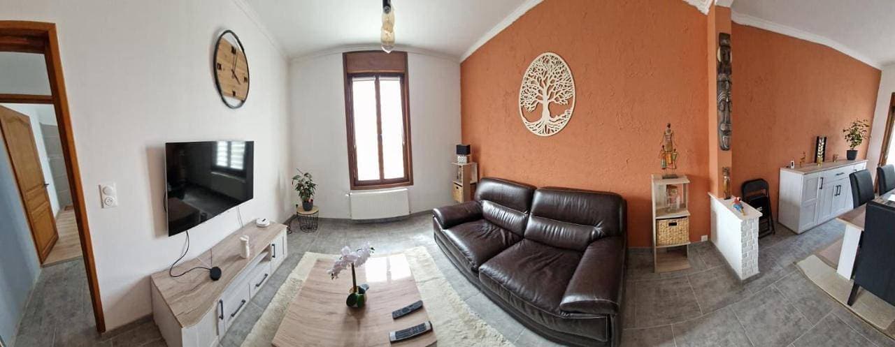 Foto 5 von 12: Three-Bedroom House
