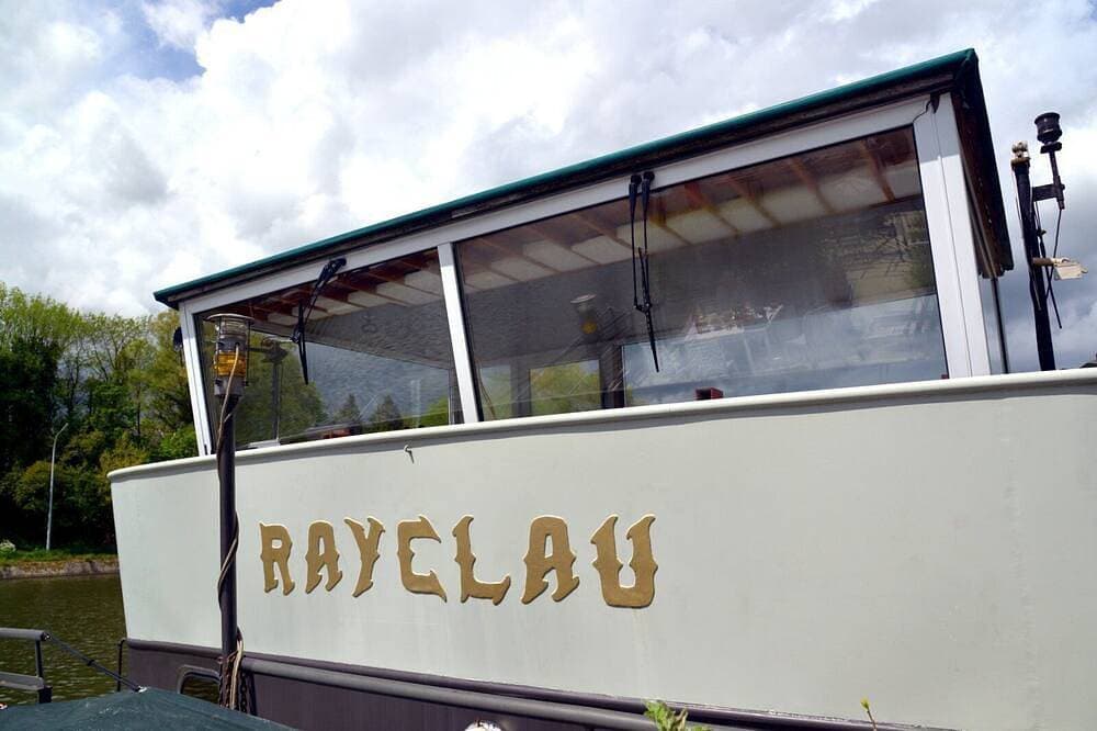Foto 13 von 16: Gehäuse Segler an Bord der Barge Rayclau