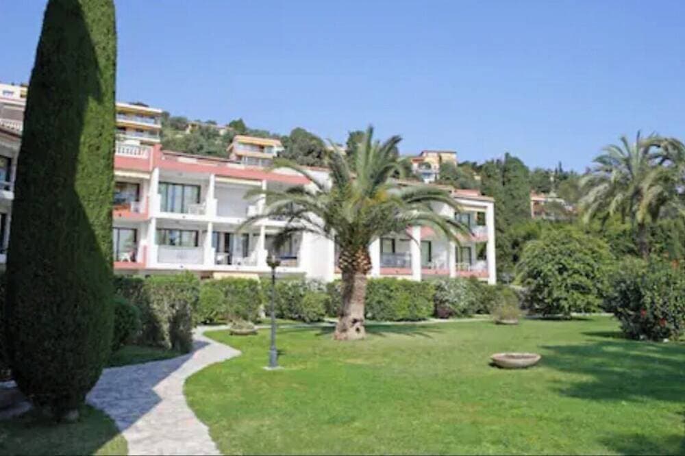 Foto 7 von 23: Studio in a Pierre & Vacances residence.