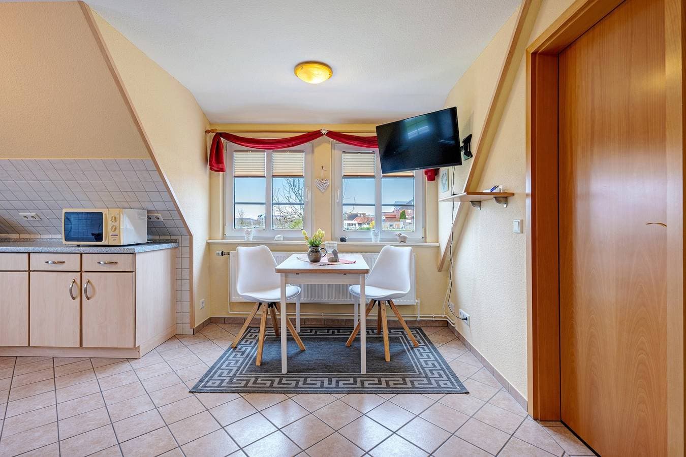 Foto 7 von 25: Ferienwohnung 'Ebbe Und Flut' mit Gemeinschaftsgarten und Balkon