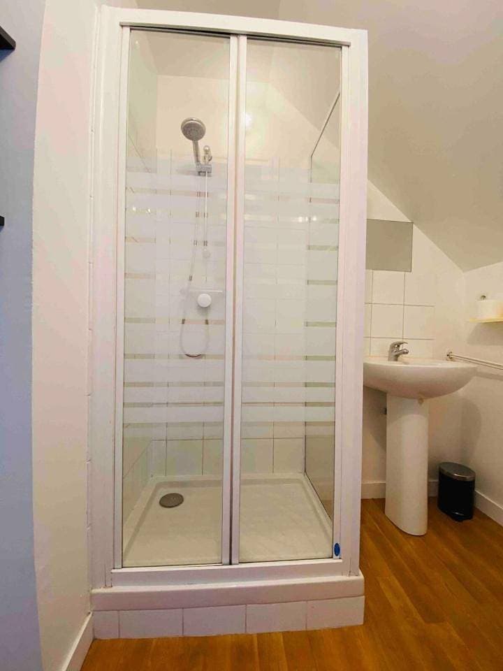Foto 11 von 16: Apartment with Shower