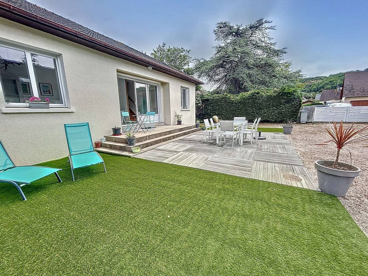 Erdgeschoss-Ferienhaus: Strandnah, ruhig, eingezäunter Garten, 3 Sz, nahe Geschäfte und Segelschule 1