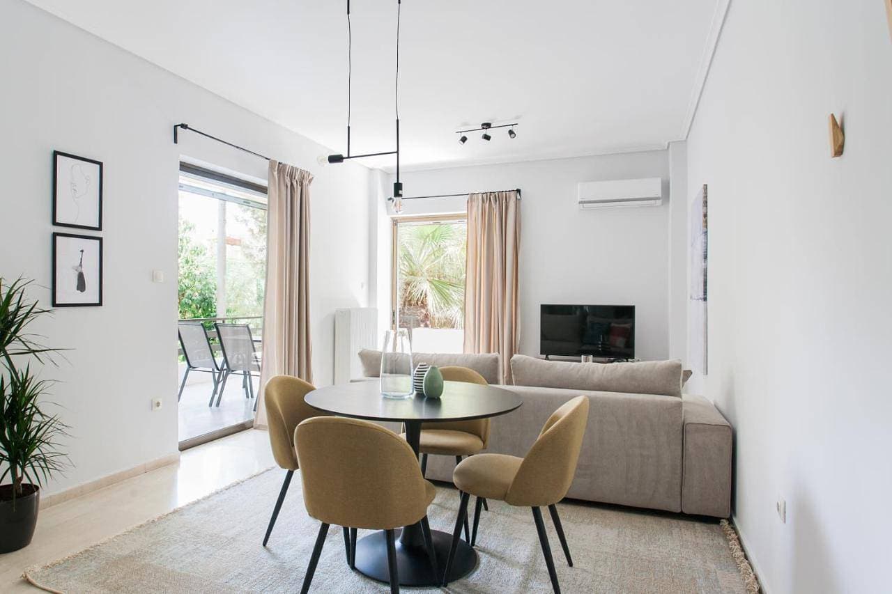Pleasant 2BR Apartment near HELEXPO by UPSTREET 1