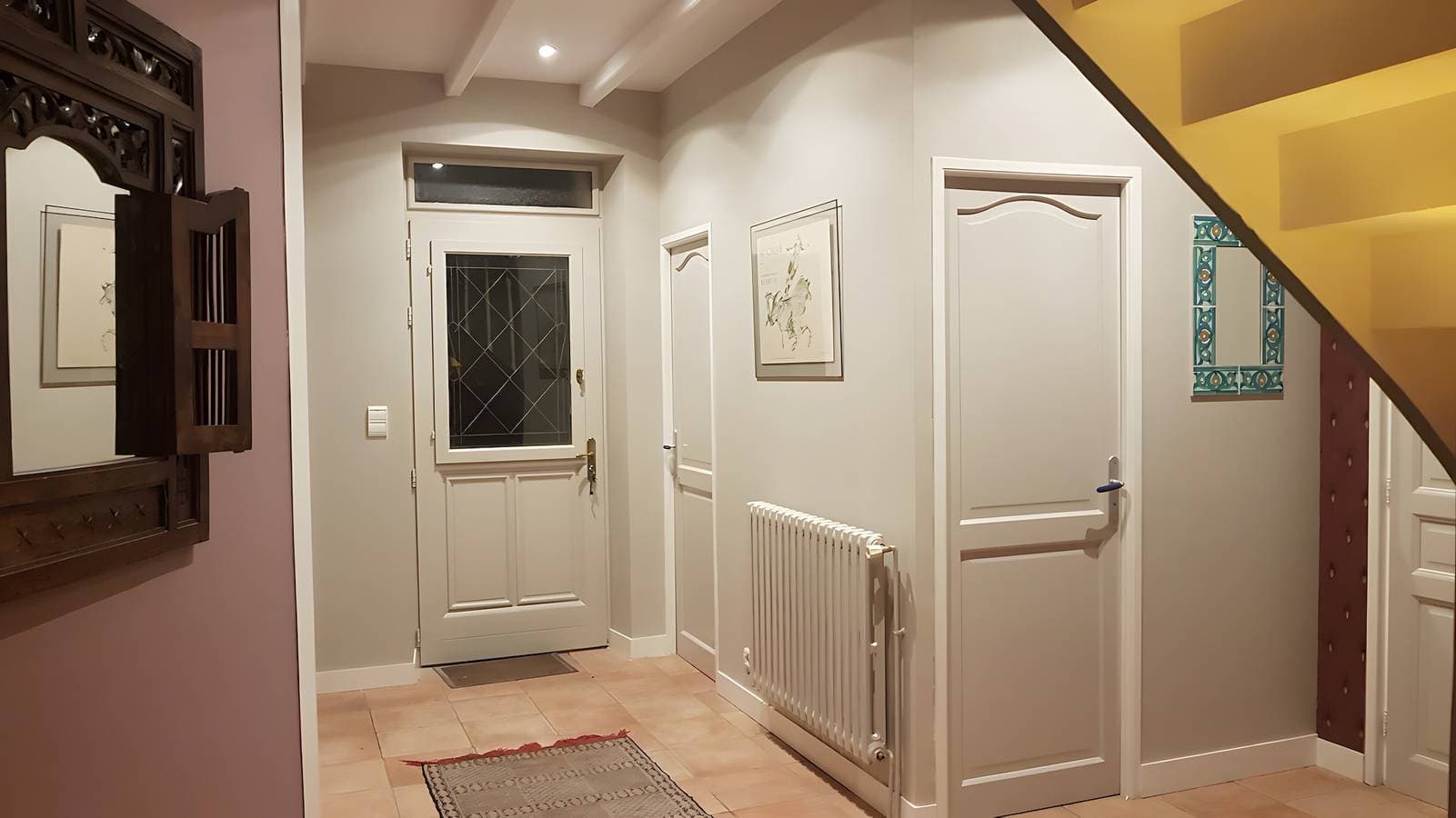 Foto 13 von 17: Gästezimmer De La Vaine mit privater Terrasse, Garten und WLAN