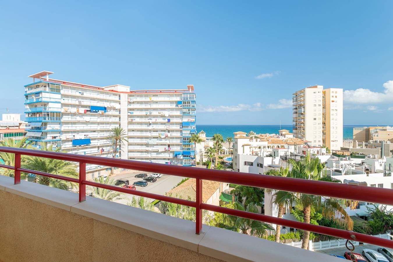 Foto 7 von 31: Ferienwohnung 'Torre Mar Muchavista' mit Meerblick, Gemeinschaftspool und WLAN