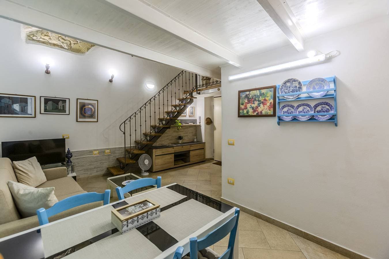 Foto 10 von 19: Castle Hill Loft – Heart of Cagliari Old Town