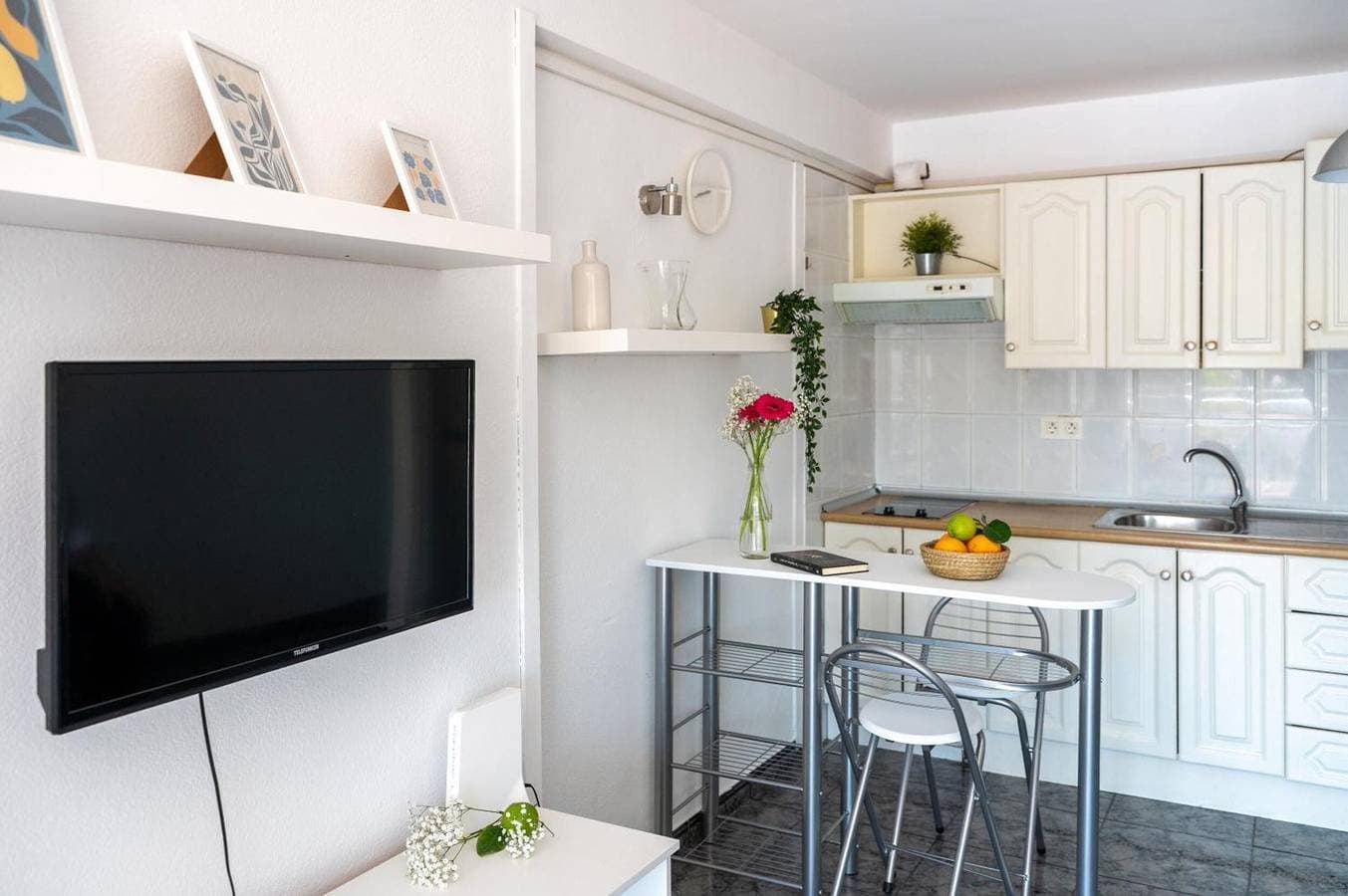 Foto 12 von 27: Ferienwohnung 'El Mirador' mit Meerblick, Gemeinschaftspool und WLAN