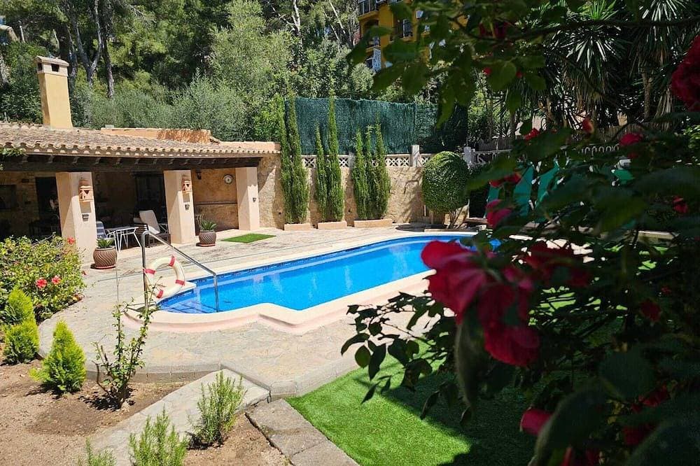 El Ranchito, villa in Paguera, Majorca, quiet area, with swimming pool and barbecue. 1