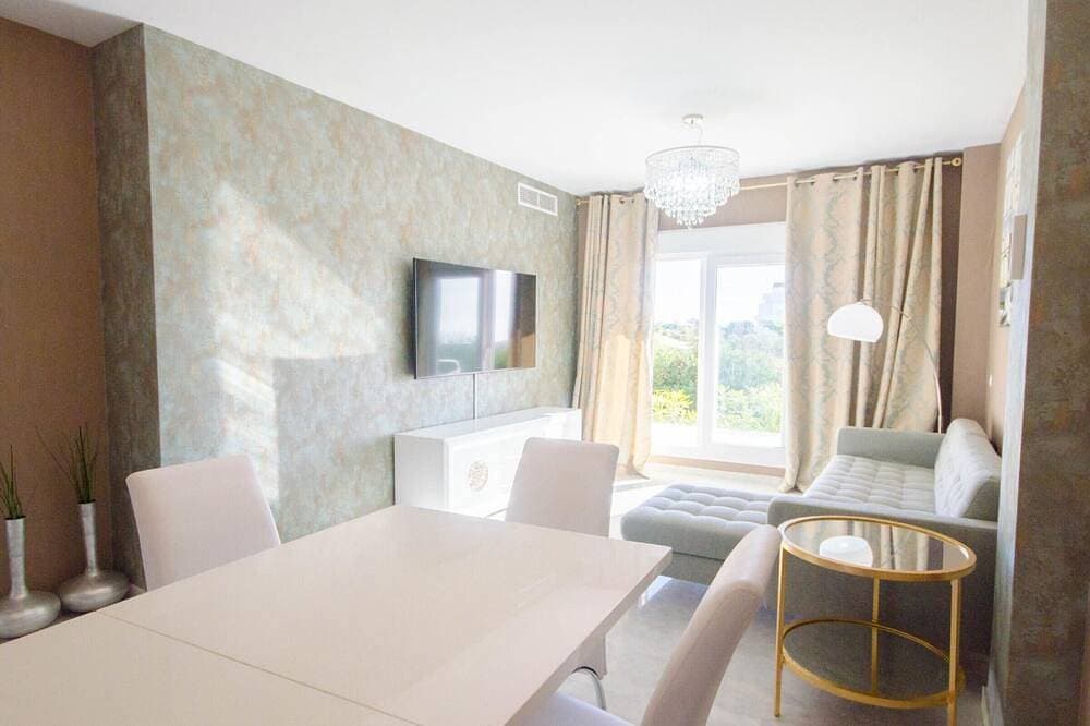 Foto 8 von 22: Luxuswohnung in Estepona mit Terrasse und Parkplatz