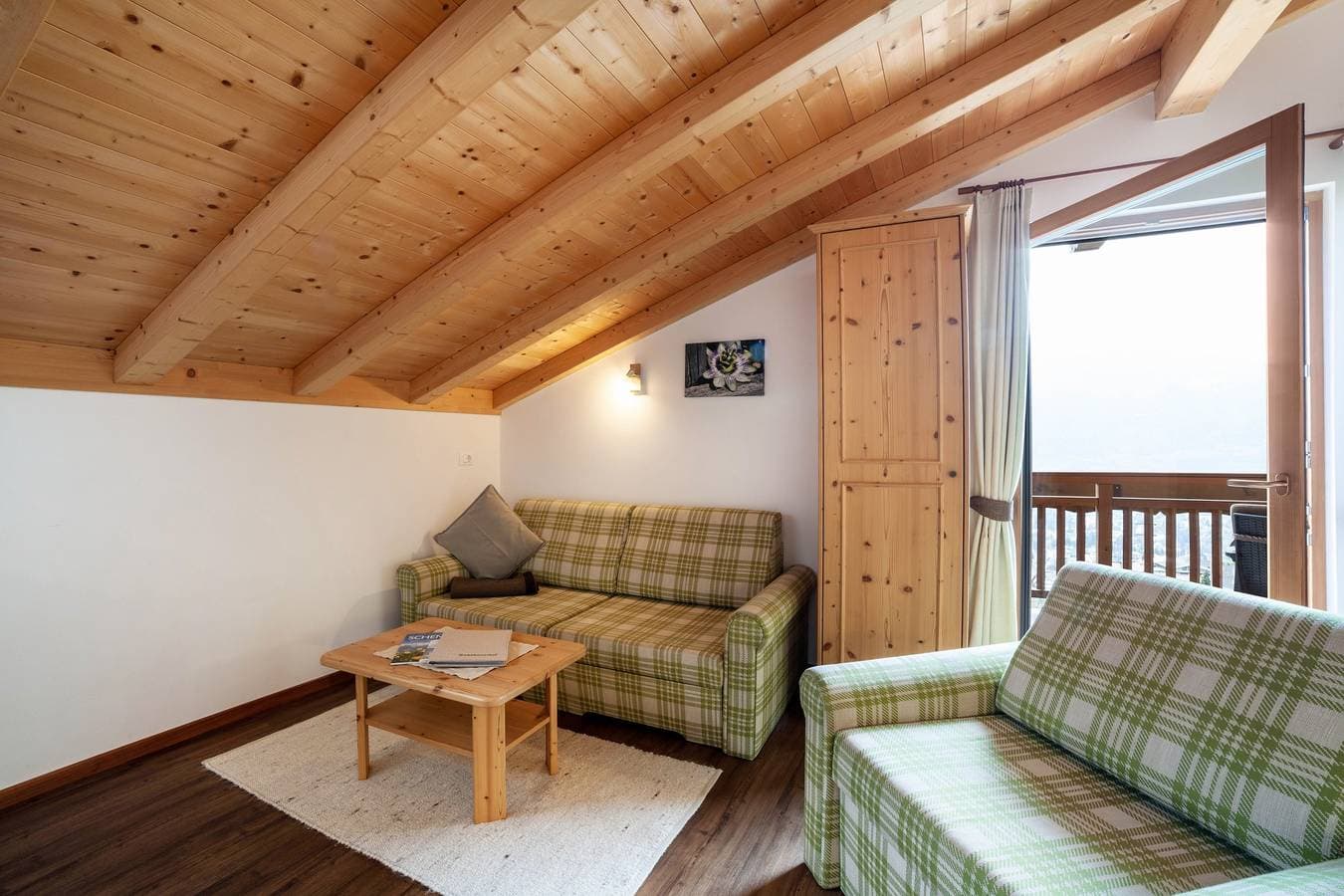 Foto 2 von 23: Gemütliche Ferienwohnung 'Gassbauerhof Ober' mit Balkon, Blick auf die Berge und WLAN