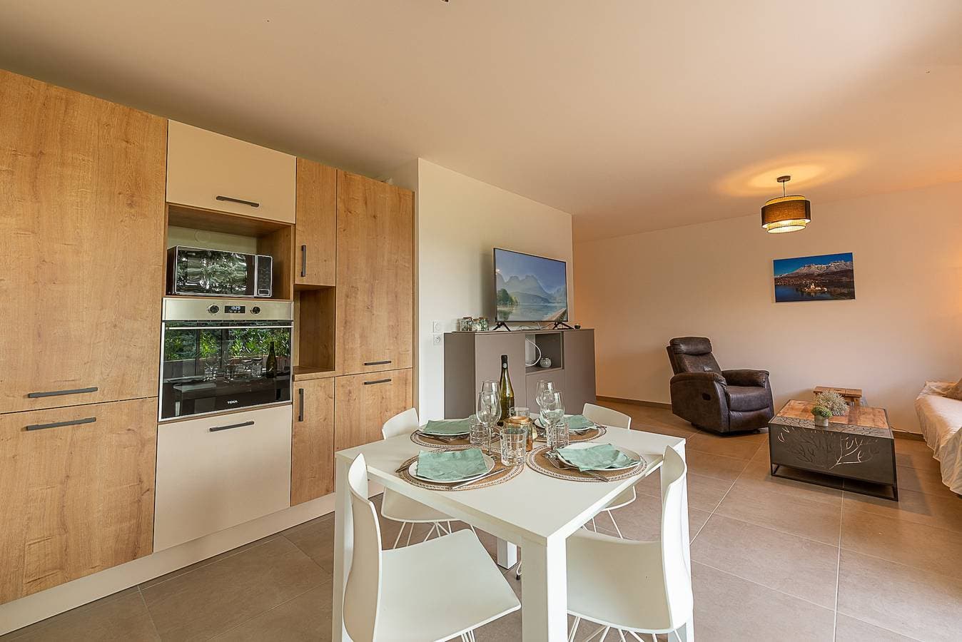 Foto 11 von 22: Ferienwohnung für 4 Personen mit Seeblick