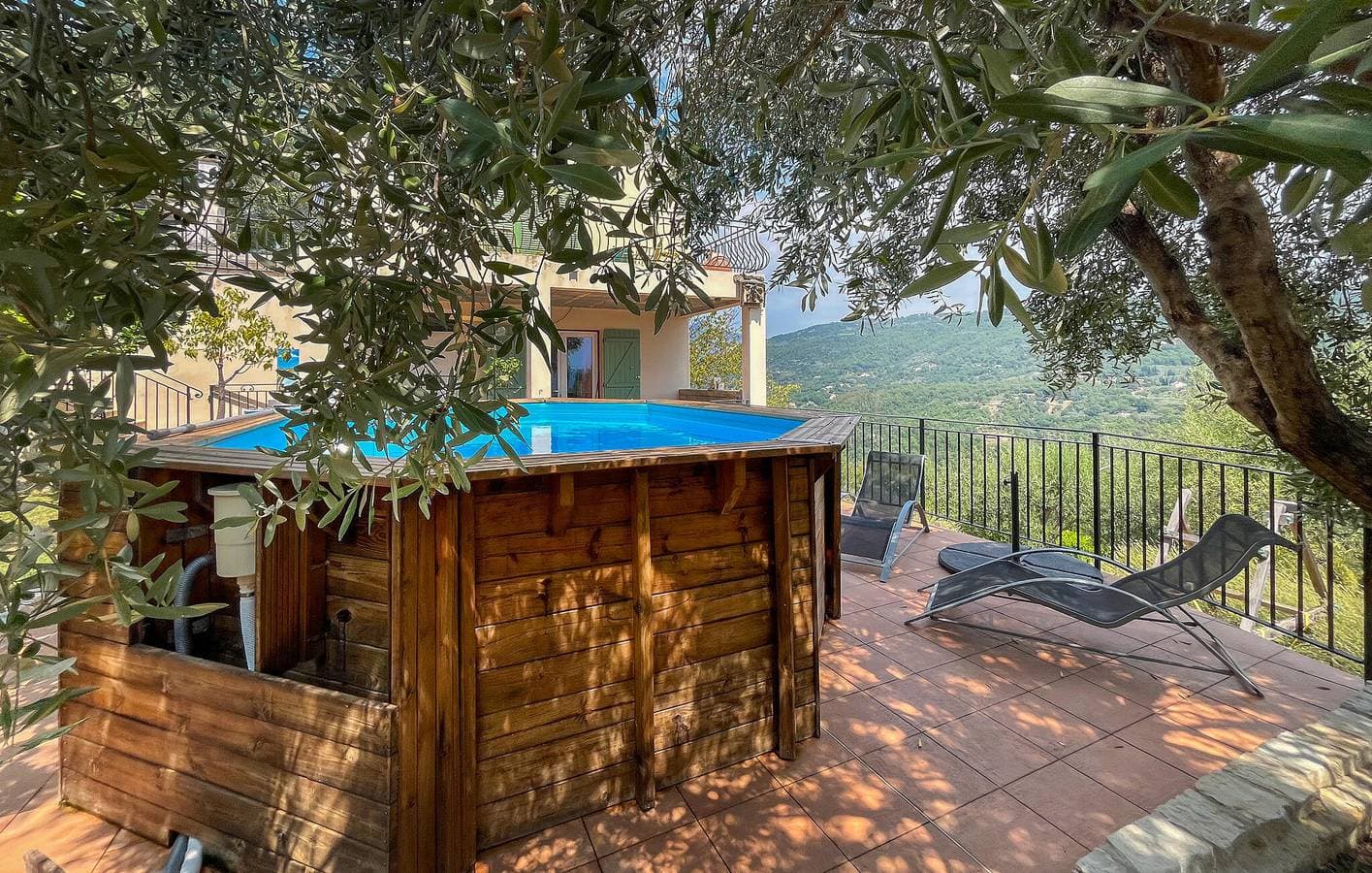 Foto 8 von 22: Reizende Ferienwohnung mit Pool, Terrasse und Sehenswürdigkeiten in der Nähe in Châteauneuf