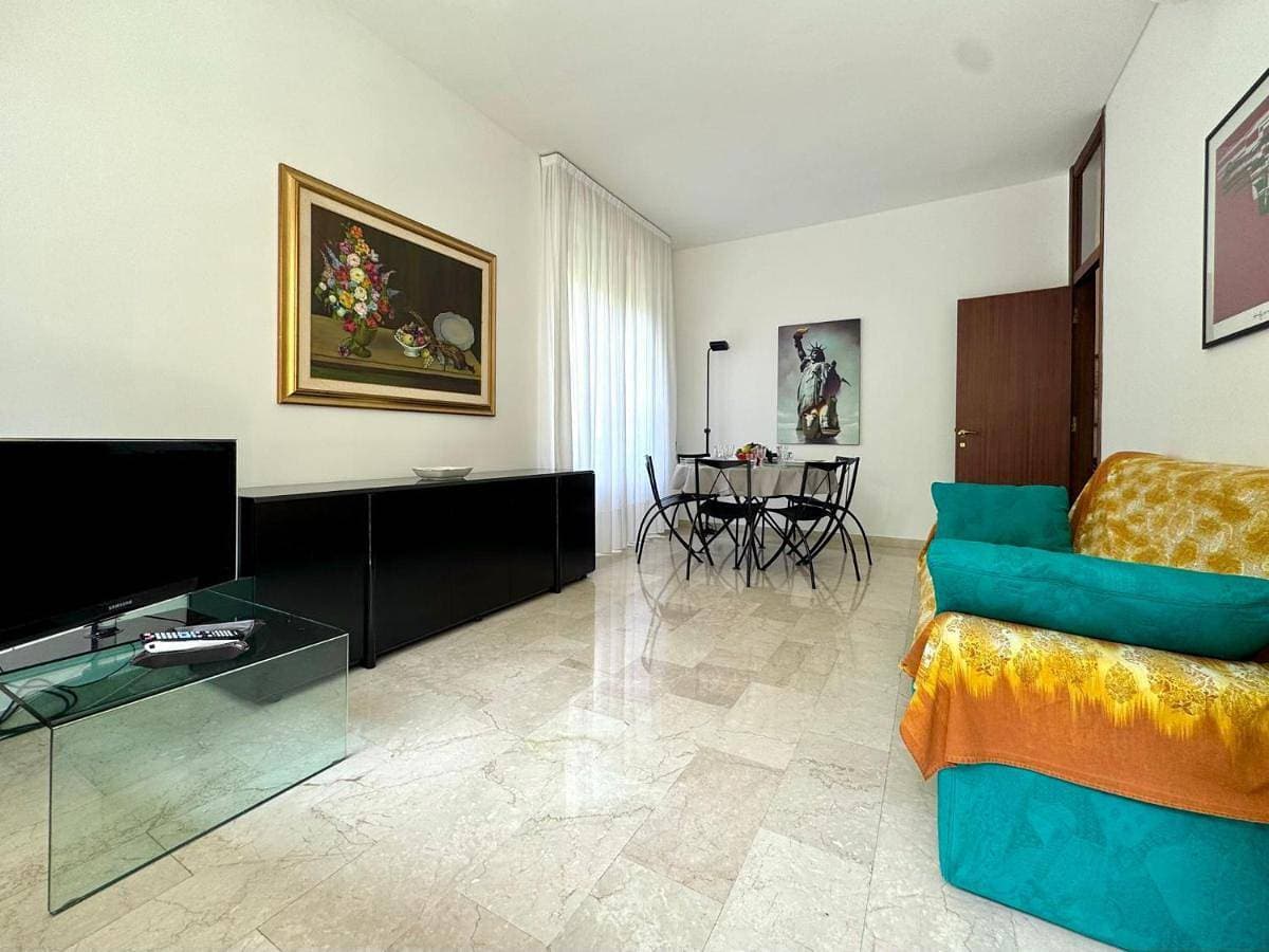 Foto 5 von 26: Two-Bedroom Apartment with Balcony