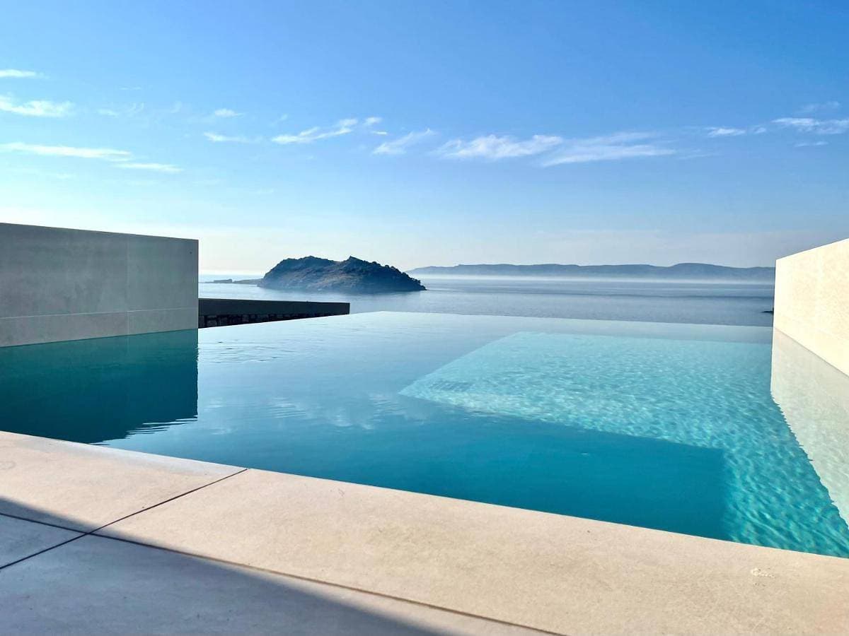 Eleia Seafront Rooms & Villas 1