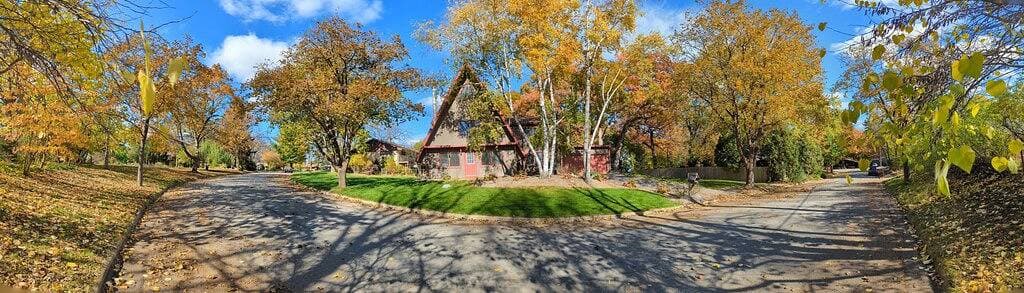 Foto 4 von 40: A-Frame Arbor One Block From The Beach-Four Beds and Four Bathrooms!