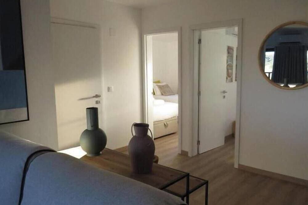 Foto 8 von 30: 2-Bedroom House: A Comfortable Home with a Stunning View