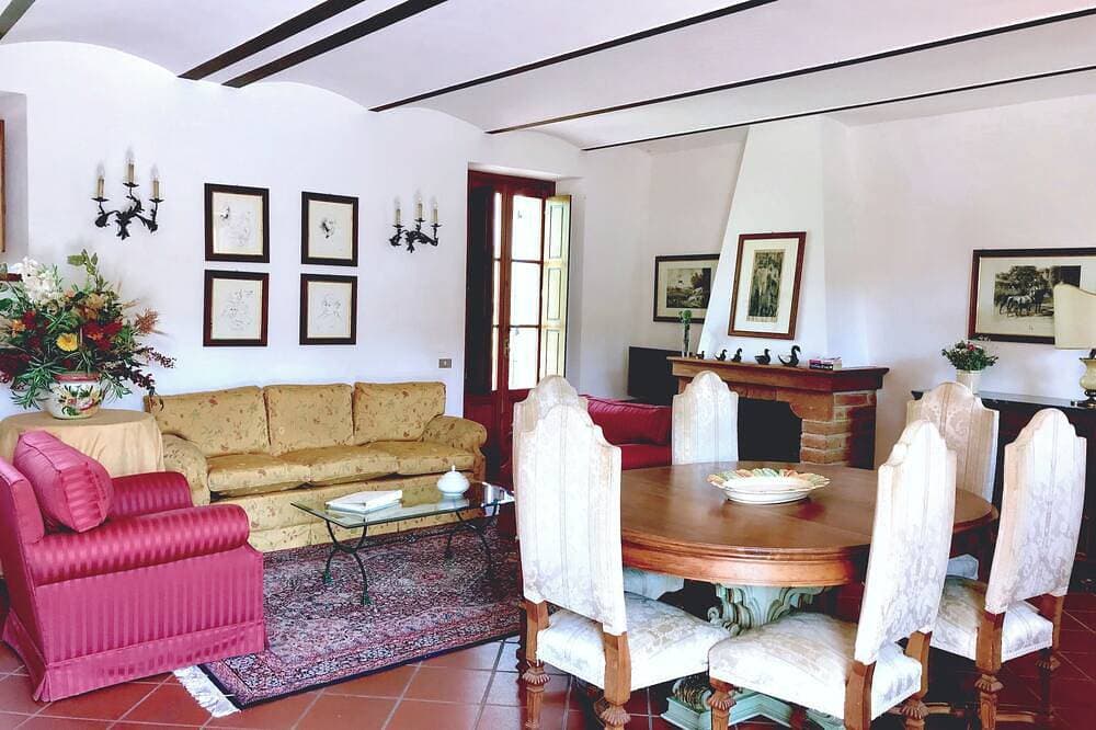 Foto 10 von 24: Experience Tuscany:Relaxing Agriturismo villa with Pool Between Siena and Arezzo