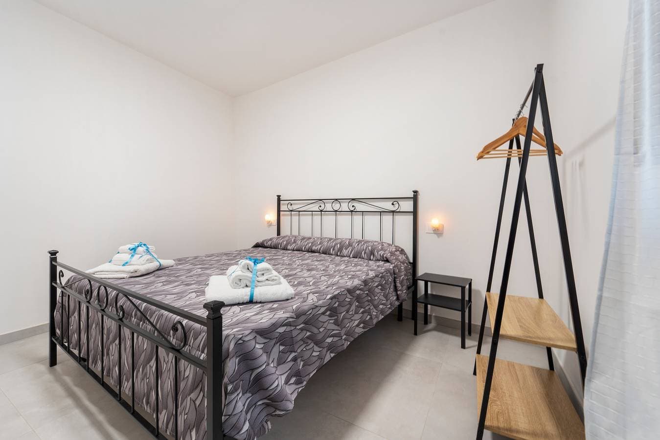 Foto 4 von 22: Villa Giovia: Doppelzimmer 1