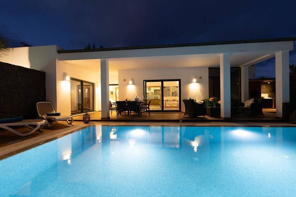 Moderne Villa mit privatem Pool in Playa Blanca 1