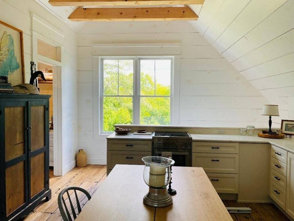 New England Farmhouse Loft 1