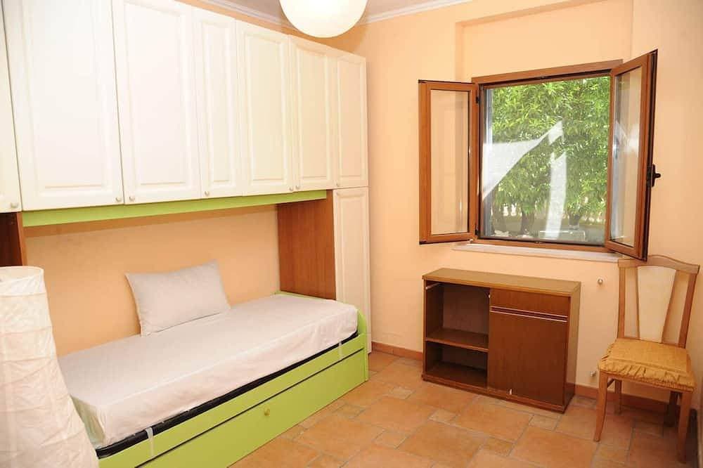 Foto 5 von 29: Komplett eingezäunt in einer fantastischen Agrumeto Villa umgeben