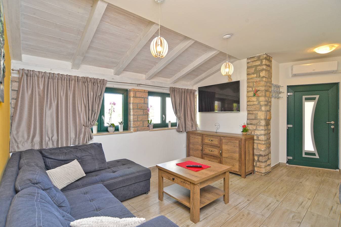 Foto 7 von 39: Ferienhaus für 6 Personen mit Terrasse