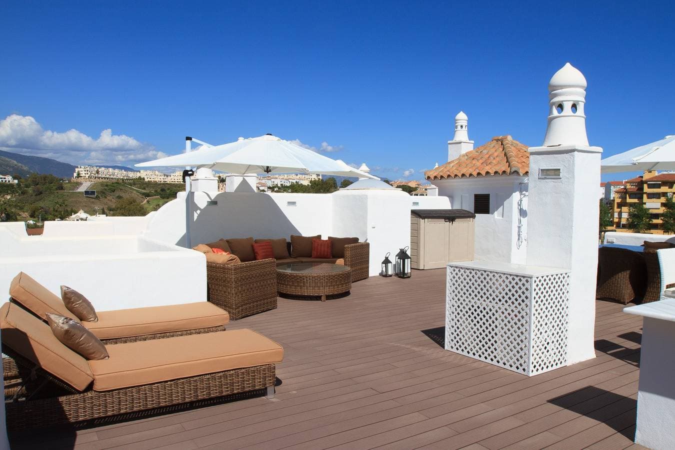 Top del Golf Hills Marbella - Large roof top lounge terrace 1