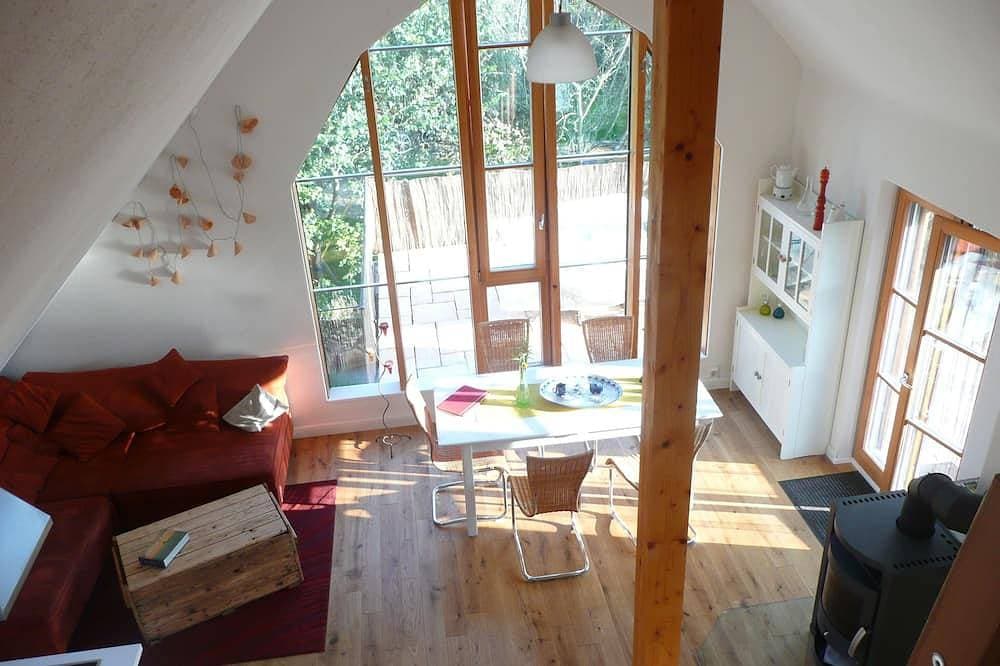 Foto 9 von 19: Einzigartige großzügige Wohnung im grünen