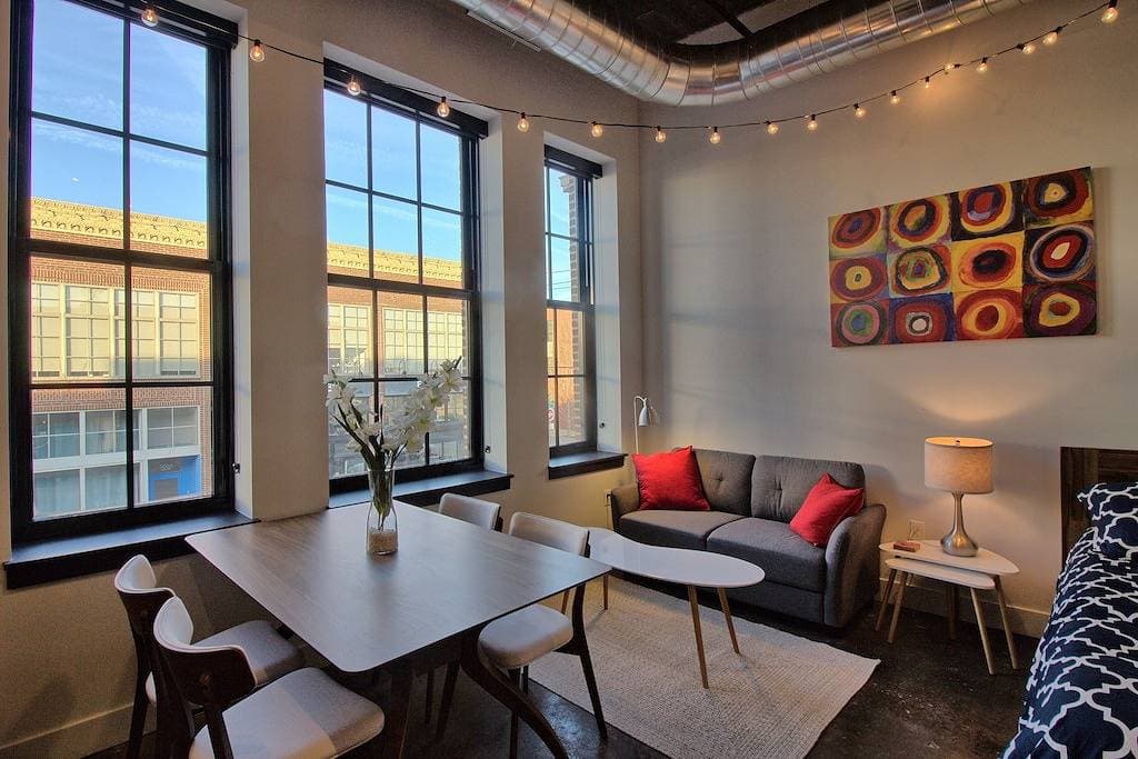 Foto 7 von 22: Schickes ultramodernes Studio-Loft mit Designer-Features