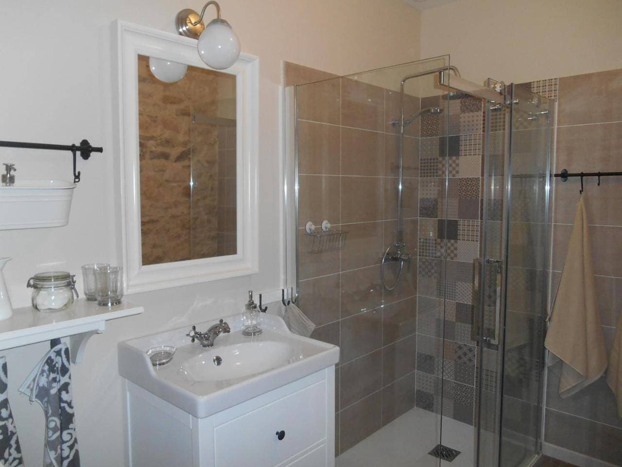 Foto 9 von 16: Triple Room with Private Bathroom