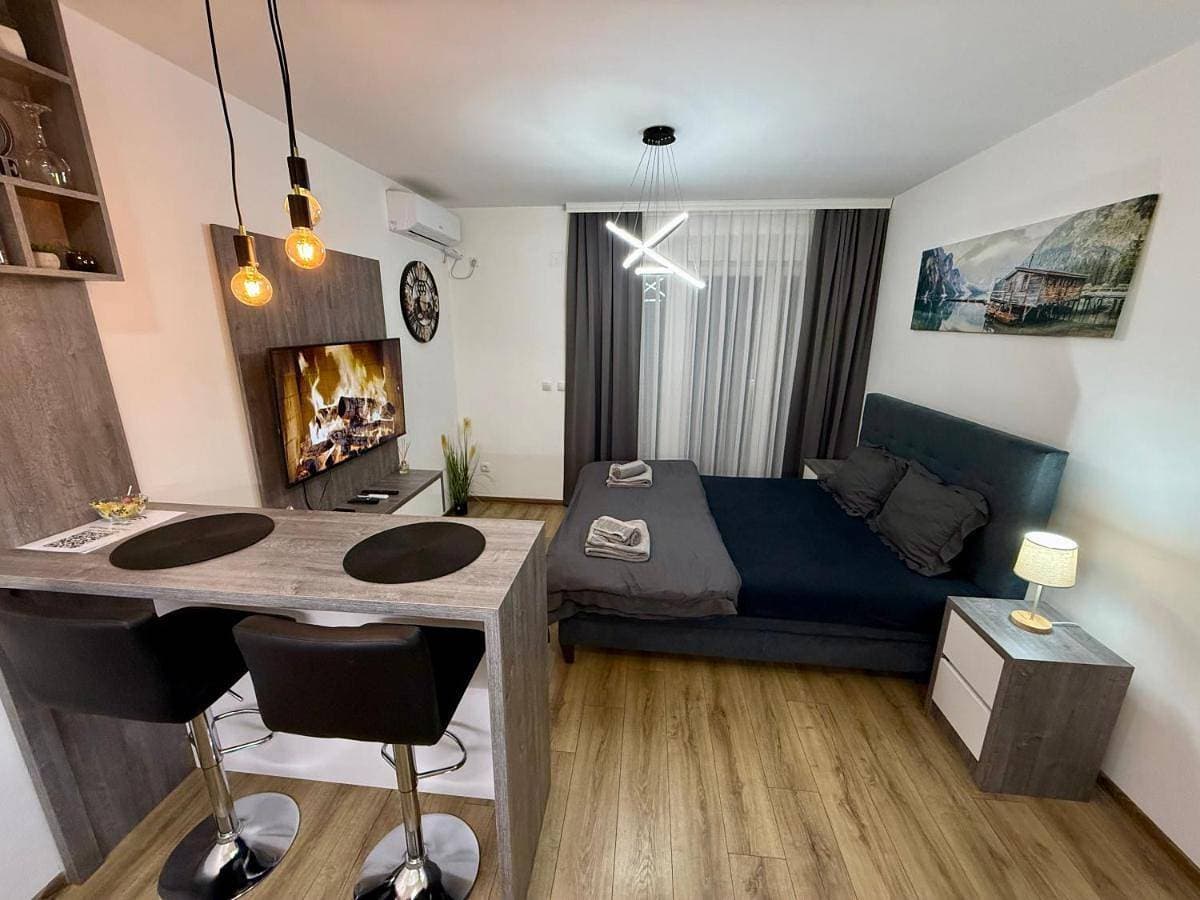 Royal Apartmani 2 1