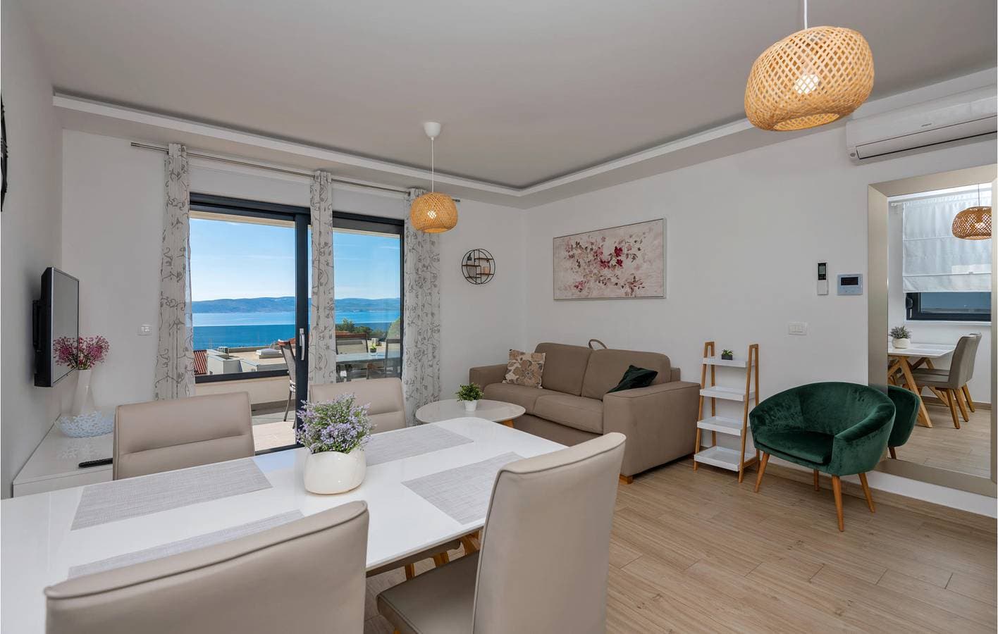 Foto 8 von 27: Apartment mit Meerblick, Pool und Küche, 500 m vom Strand entfernt