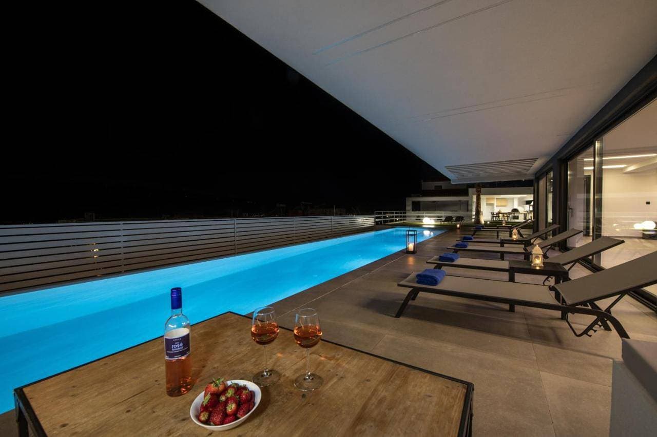 Foto 12 von 96: Villa with Private Pool