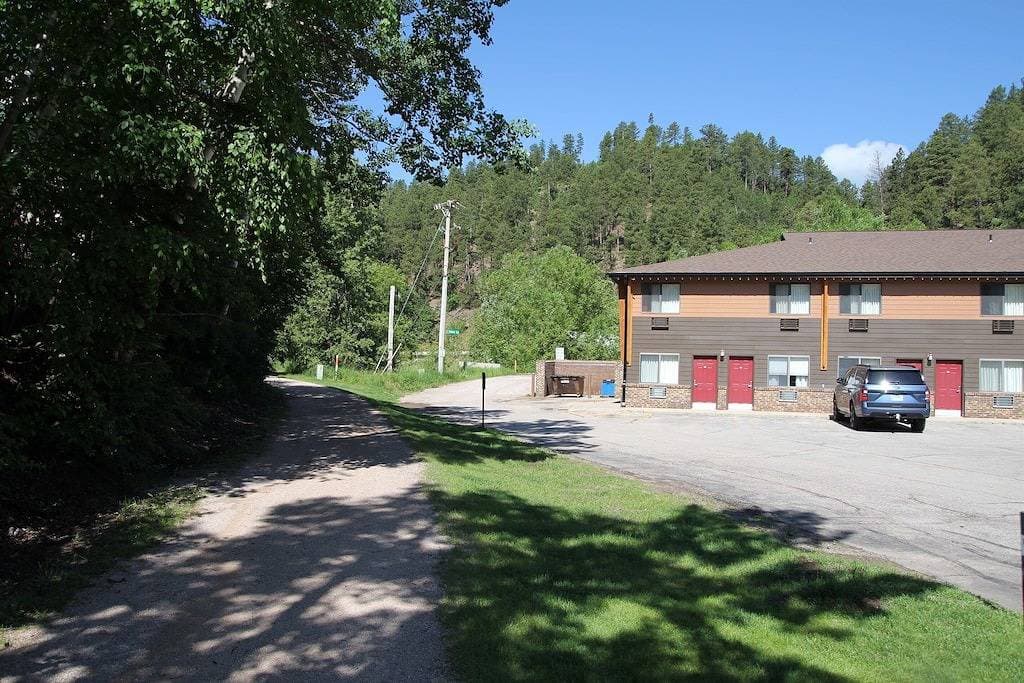 Creekside Property in der Nähe von Mickelson Trail und Deadwood Gulch 1