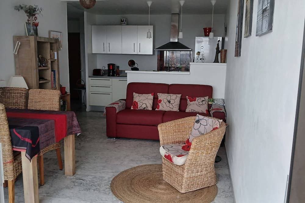 Foto 6 von 13: T2 Terrace 50M2 Full South 100M Beach Shops Bus free parking tele work