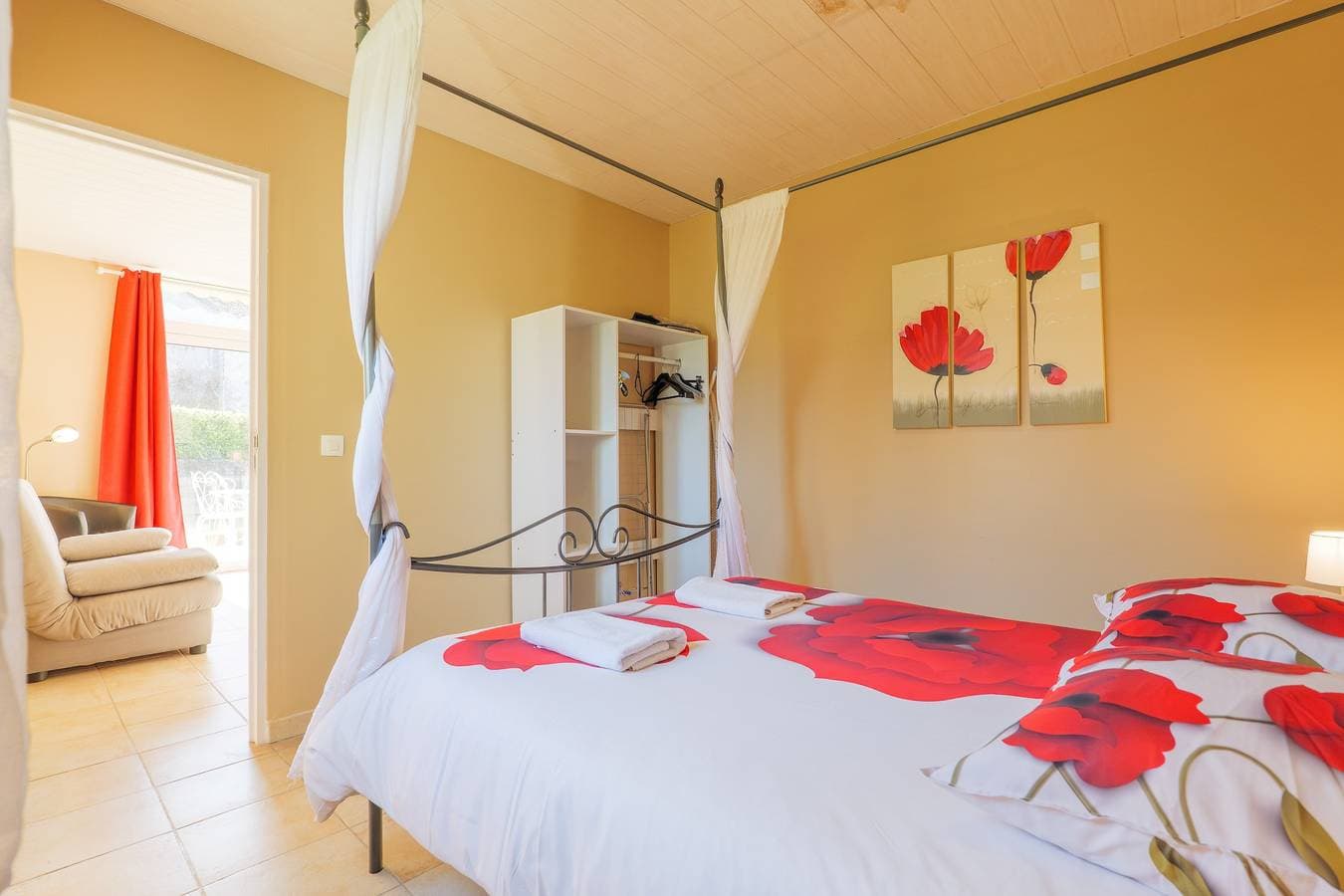 Foto 13 von 25: Cottage „Gîte Coquelicot“ mit Gemeinschaftspool, WLAN und Klimaanlage
