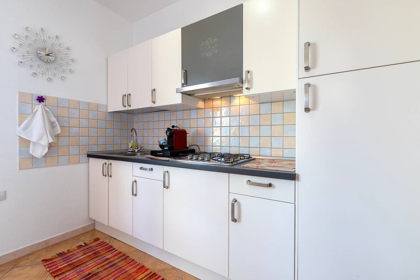 Foto 4 von 25: Ferienhaus 'Mare Nostrum' mit Bergblick, privater Terrasse und Klimaanlage