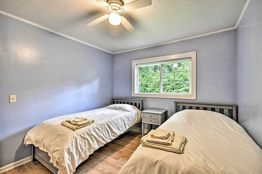 Foto 3 von 25: Downtown Home w/ Patio - Walk to Shops & Dining!
