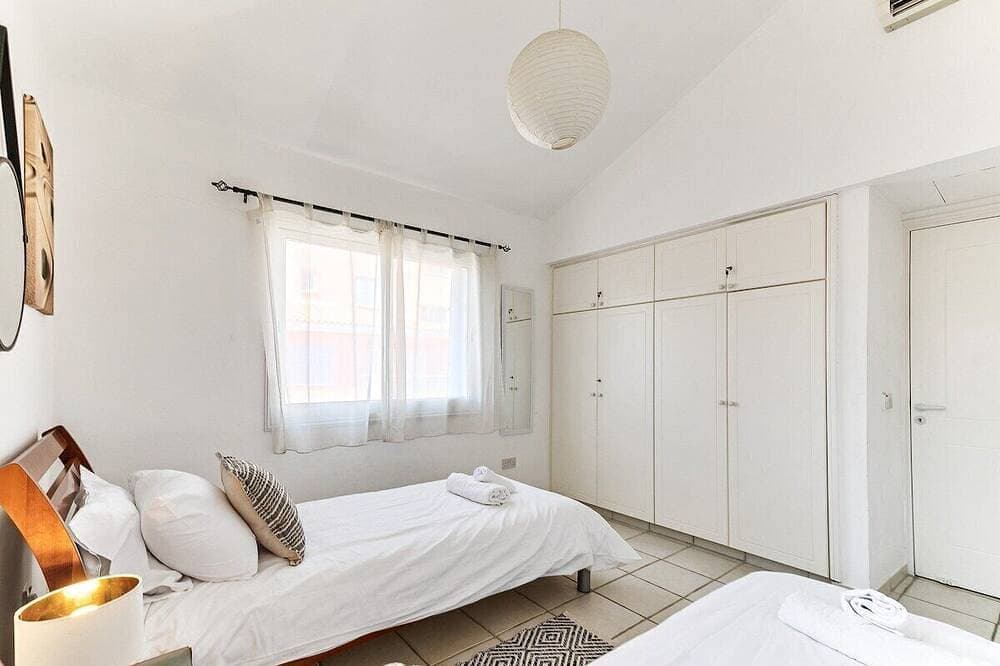 Foto 4 von 27: Modern-Apartment-Poolblick-Eigenes Badezimmer