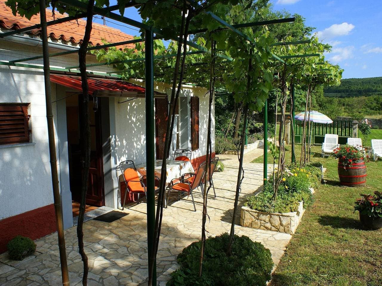 Foto 6 von 16: Freistehendes Haus Violeta mit weitläufigen Garten