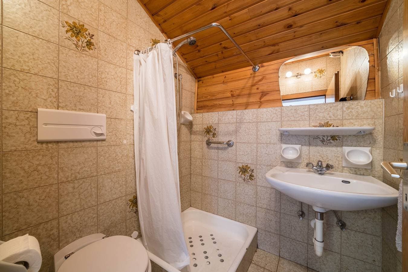 Foto 7 von 13: Ferienwohnung "Mutspitz Leilichhof" mit Bergblick, WLAN, Balkon & Garten