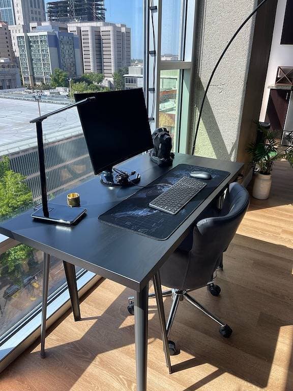 Foto 11 von 24: Modern Industrial loft in Downtown Sacramento
