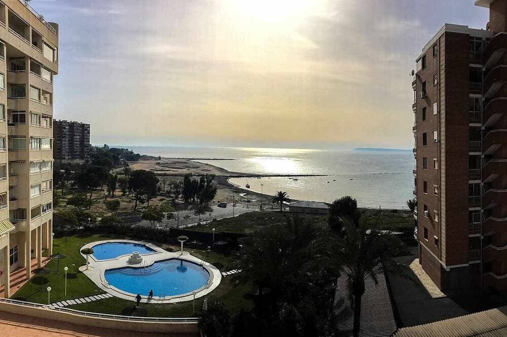 Genial Apartamento frente al Mar en Urbanización Completa (piscina, jardín etc) 1