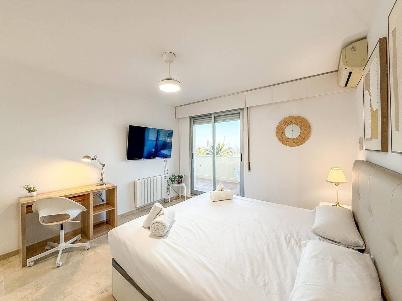 Foto 3 von 25: Duplex mit Meerblick und Pools in Estepona