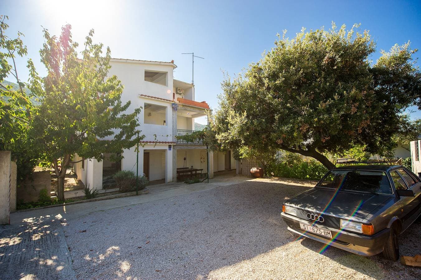 Foto 10 von 22: Studio Appartement mit Balkon und Meerblick Grebastica, Sibenik -a